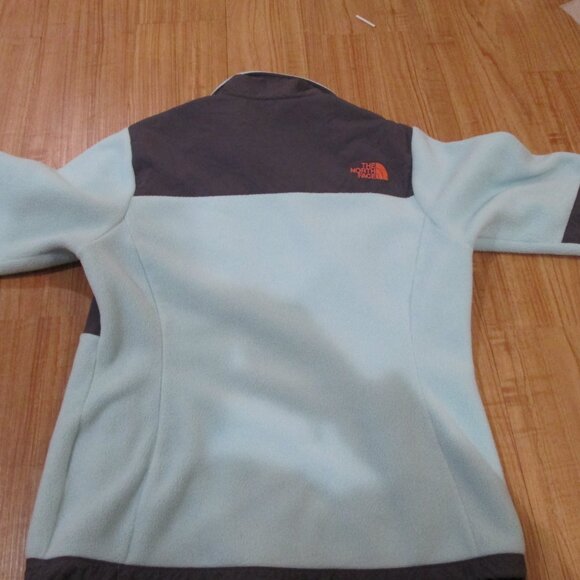 The North Face Medium Fleece Zippered jacket women's light winter coat - Picture 5 of 5